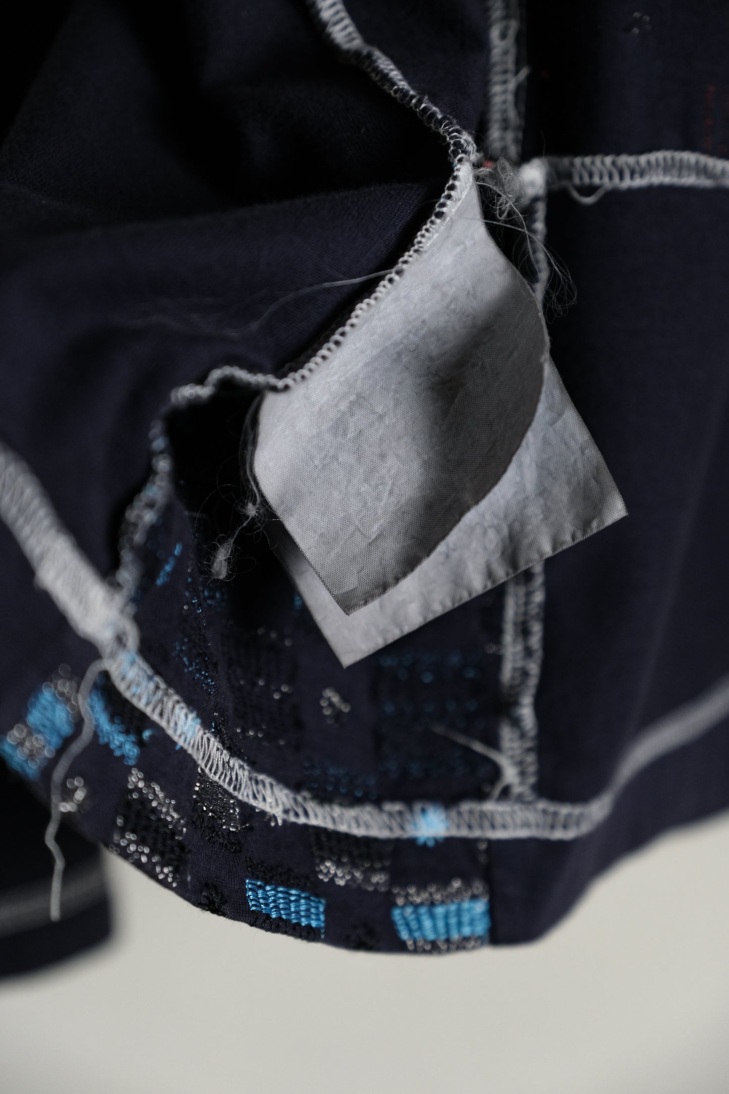 COMME des GARÇONS HOMME A/W2002 田中啓一時期 - Embroidered L/S Top