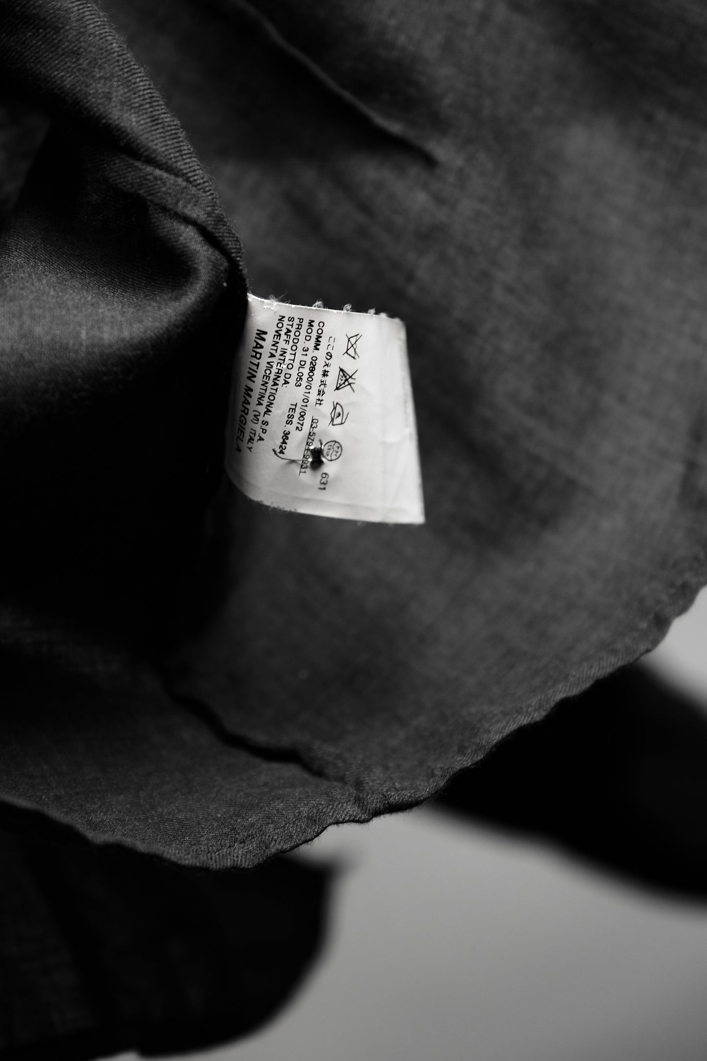 Martin Margiela F/W2007 - Split Back Sleeve Shirt