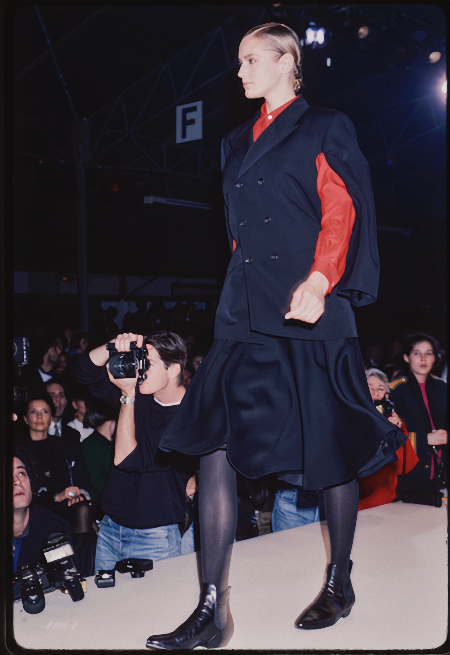 COMME des GARÇONS F/W1988 “Red Is Black” - Chain-Button Wool Bolero Jacket