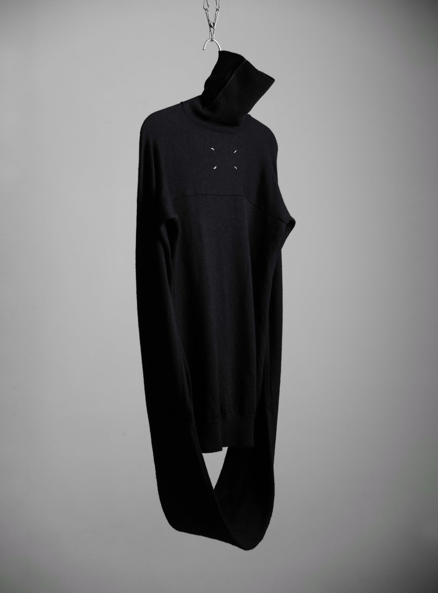 Martin Margiela F/W2007 - Loop Sleeve Knit