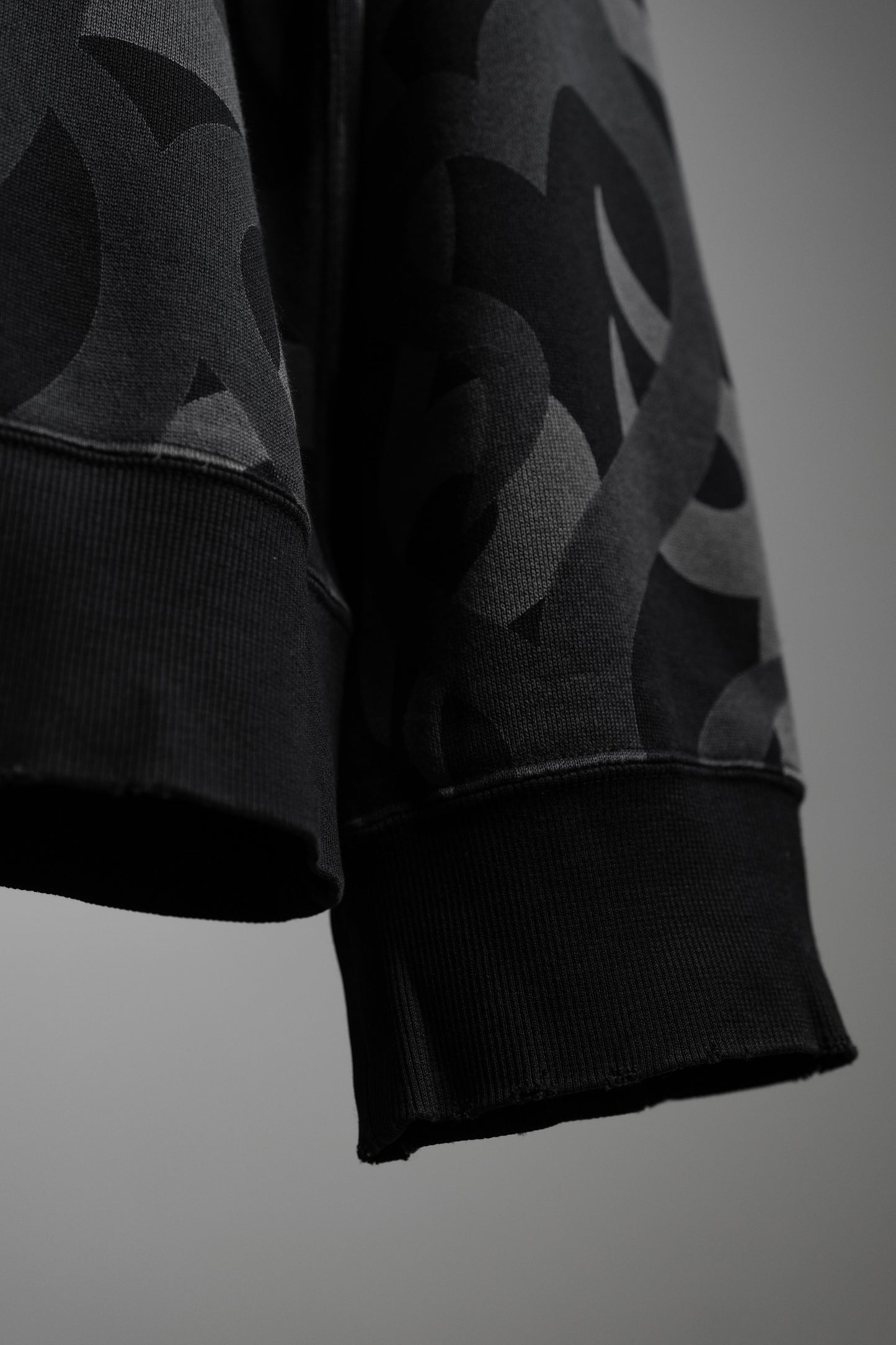 Number (N)ine F/W2004 “Give Peace a Chance” - Tribal Heart Camo Sweatshirt