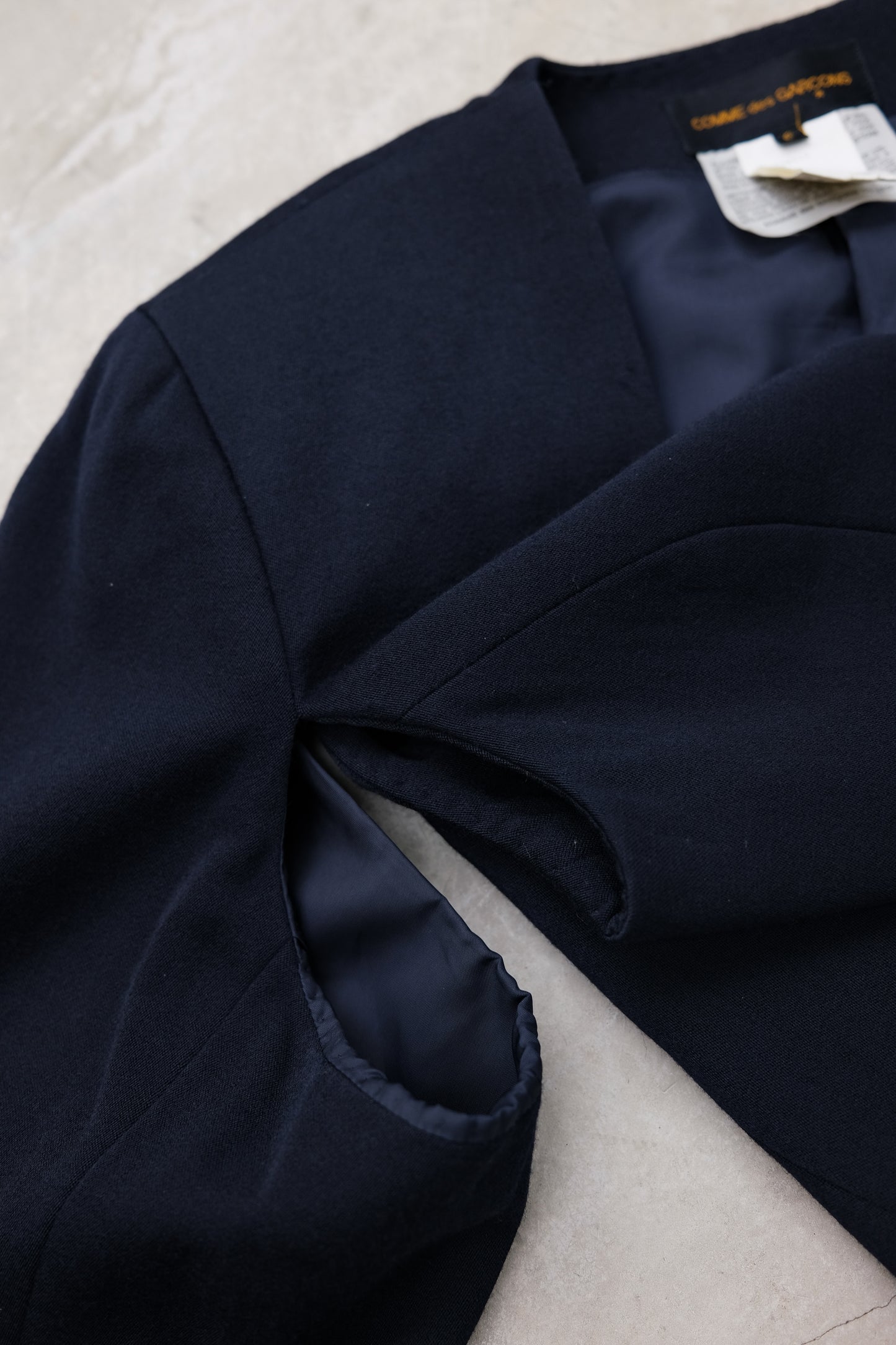 COMME des GARÇONS F/W1988 “Red Is Black” - Chain-Button Wool Bolero Jacket