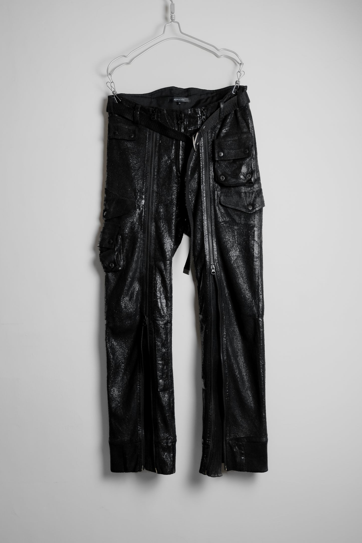 ABAHOUSE 2000s - Cracked Coated Gimmick Cargo Pants