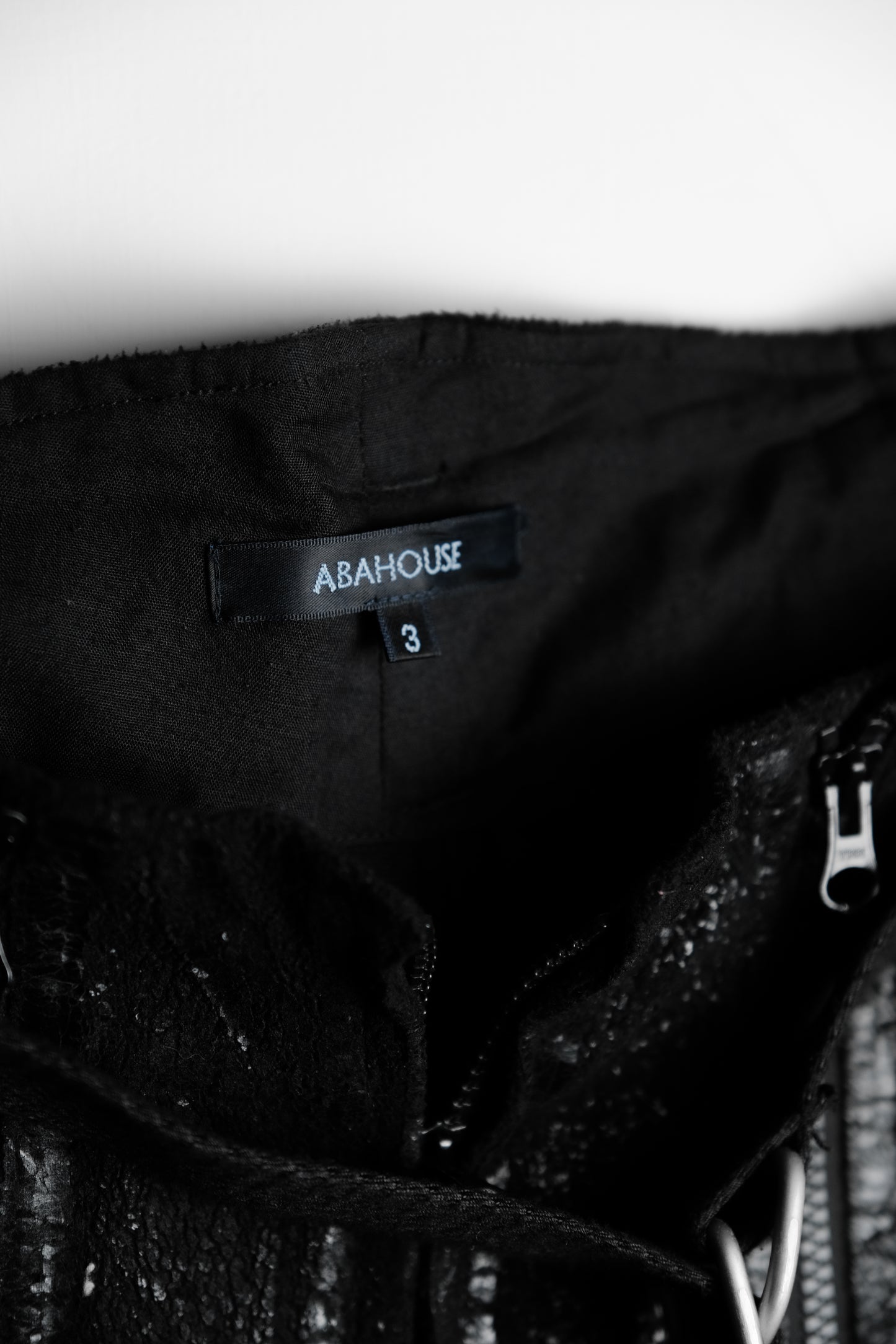 ABAHOUSE 2000s - Cracked Coated Gimmick Cargo Pants