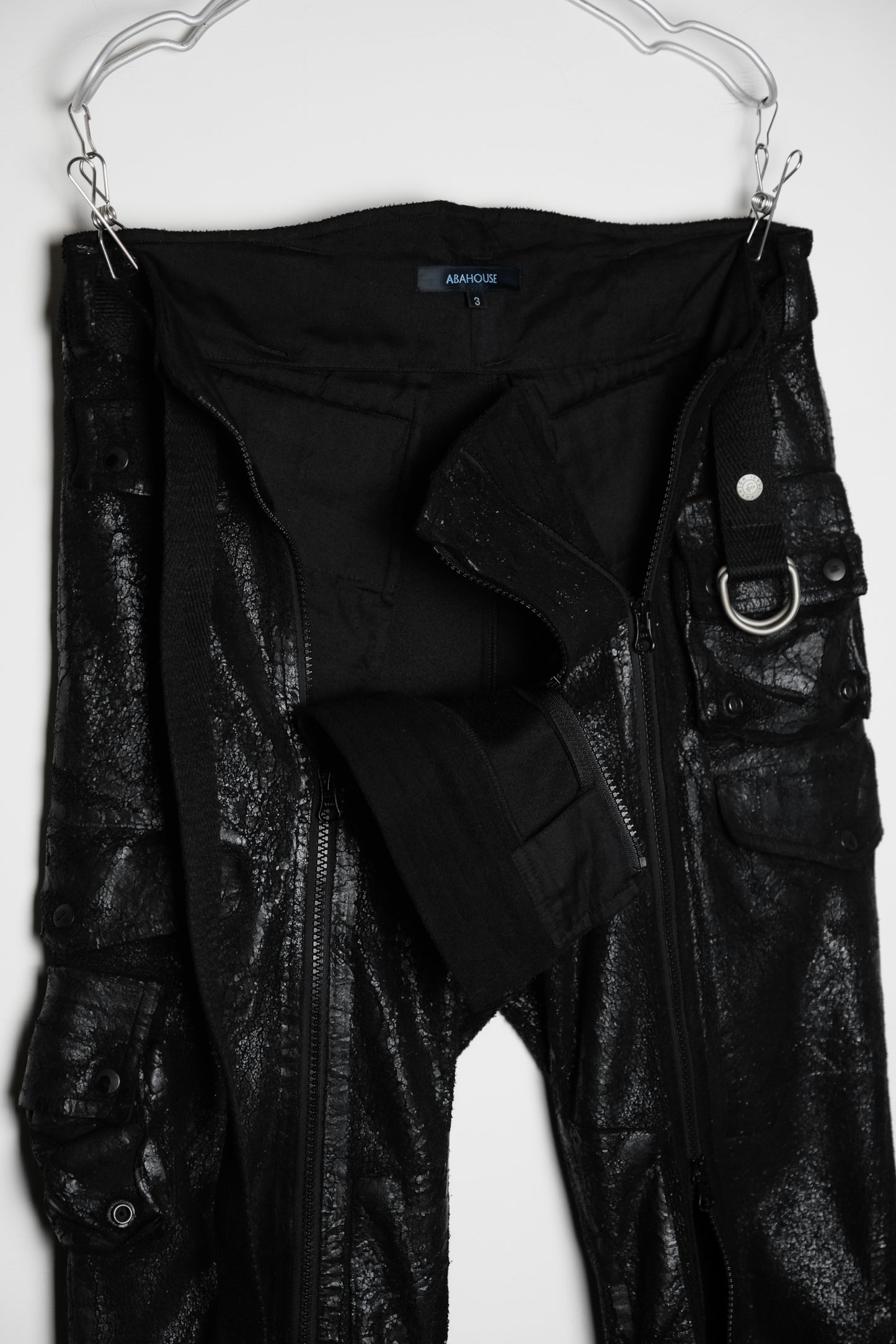 ABAHOUSE 2000s - Cracked Coated Gimmick Cargo Pants