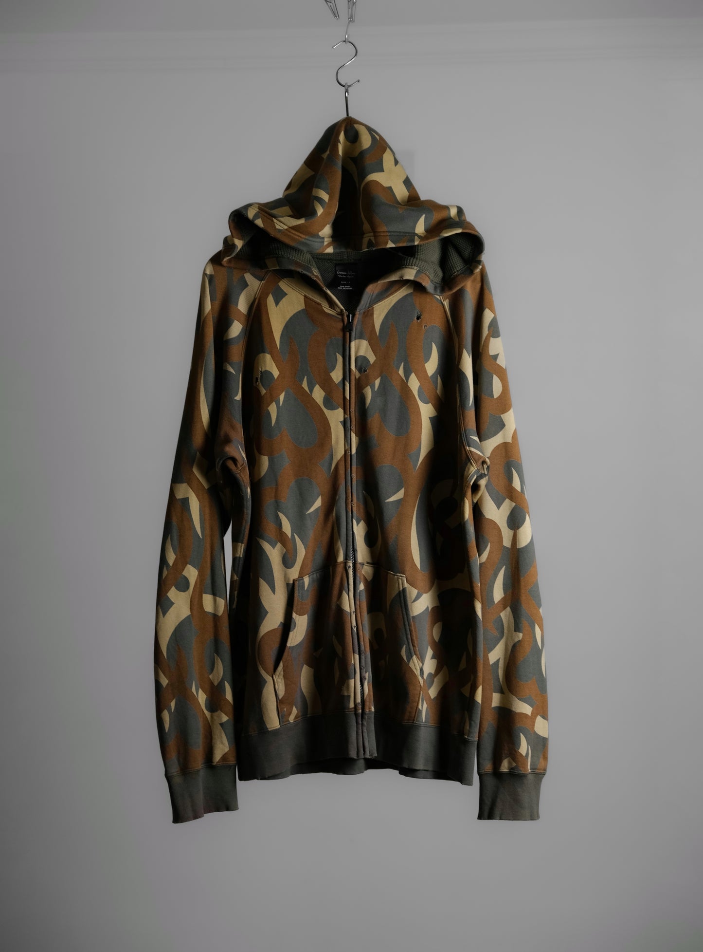 Number (N)ine F/W2004 “Give Peace A Chance” - Tribal Heart Camo Zip-up Hoodie