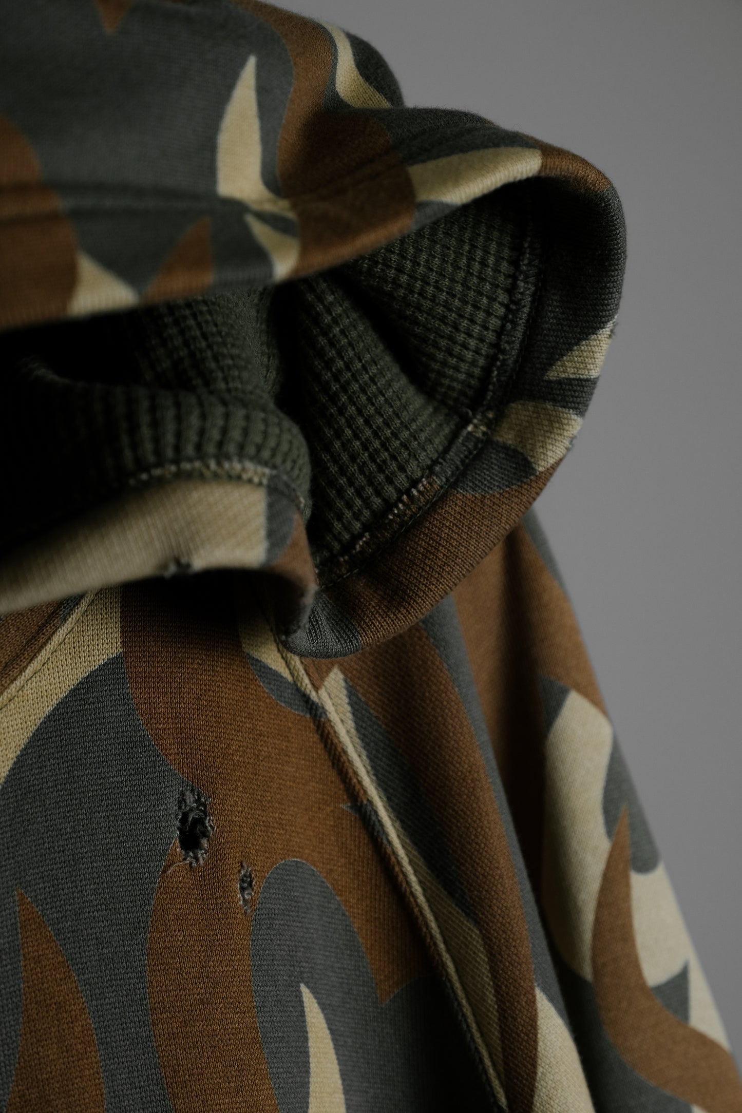 Number (N)ine F/W2004 “Give Peace A Chance” - Tribal Heart Camo Zip-up Hoodie