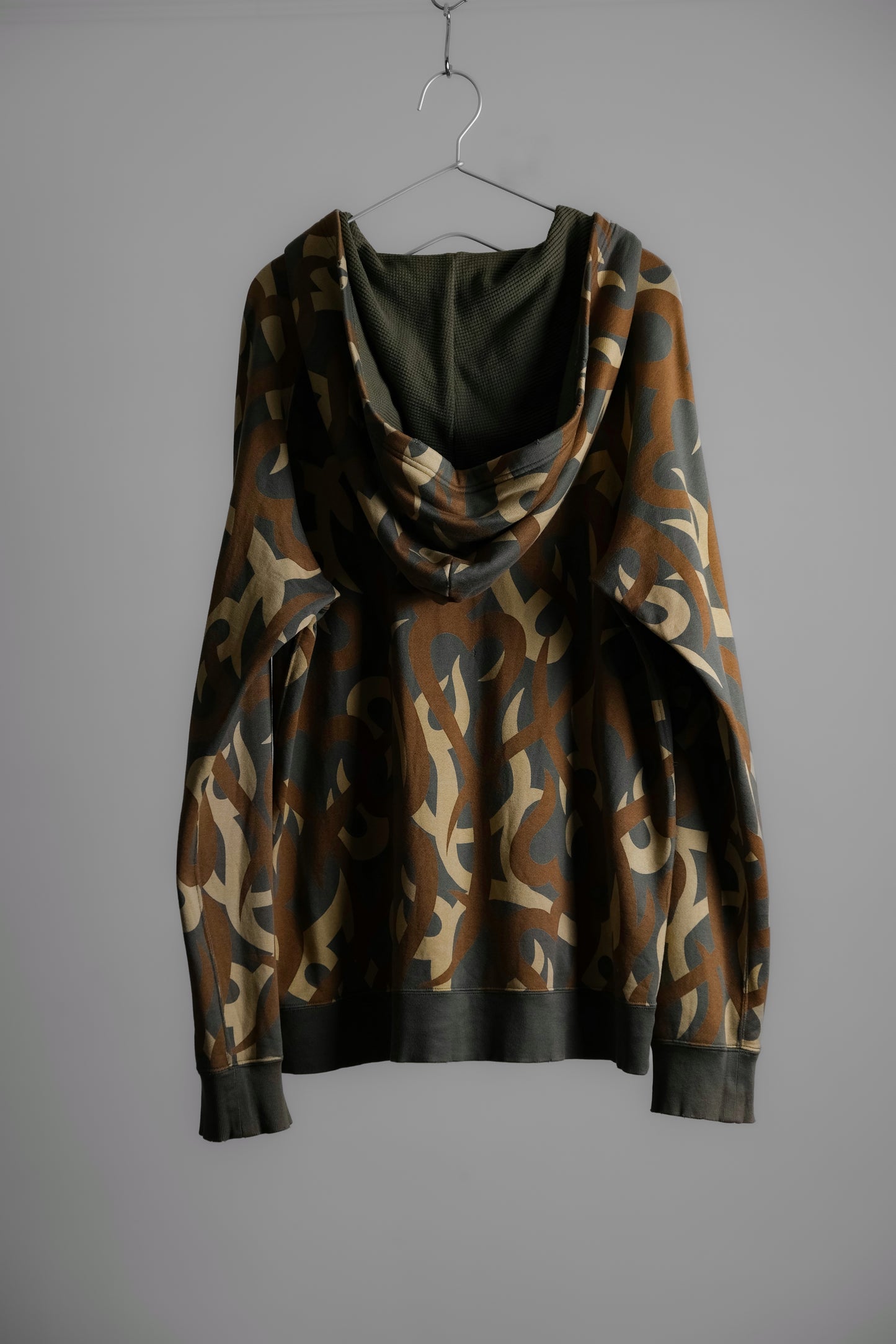 Number (N)ine F/W2004 “Give Peace A Chance” - Tribal Heart Camo Zip-up Hoodie