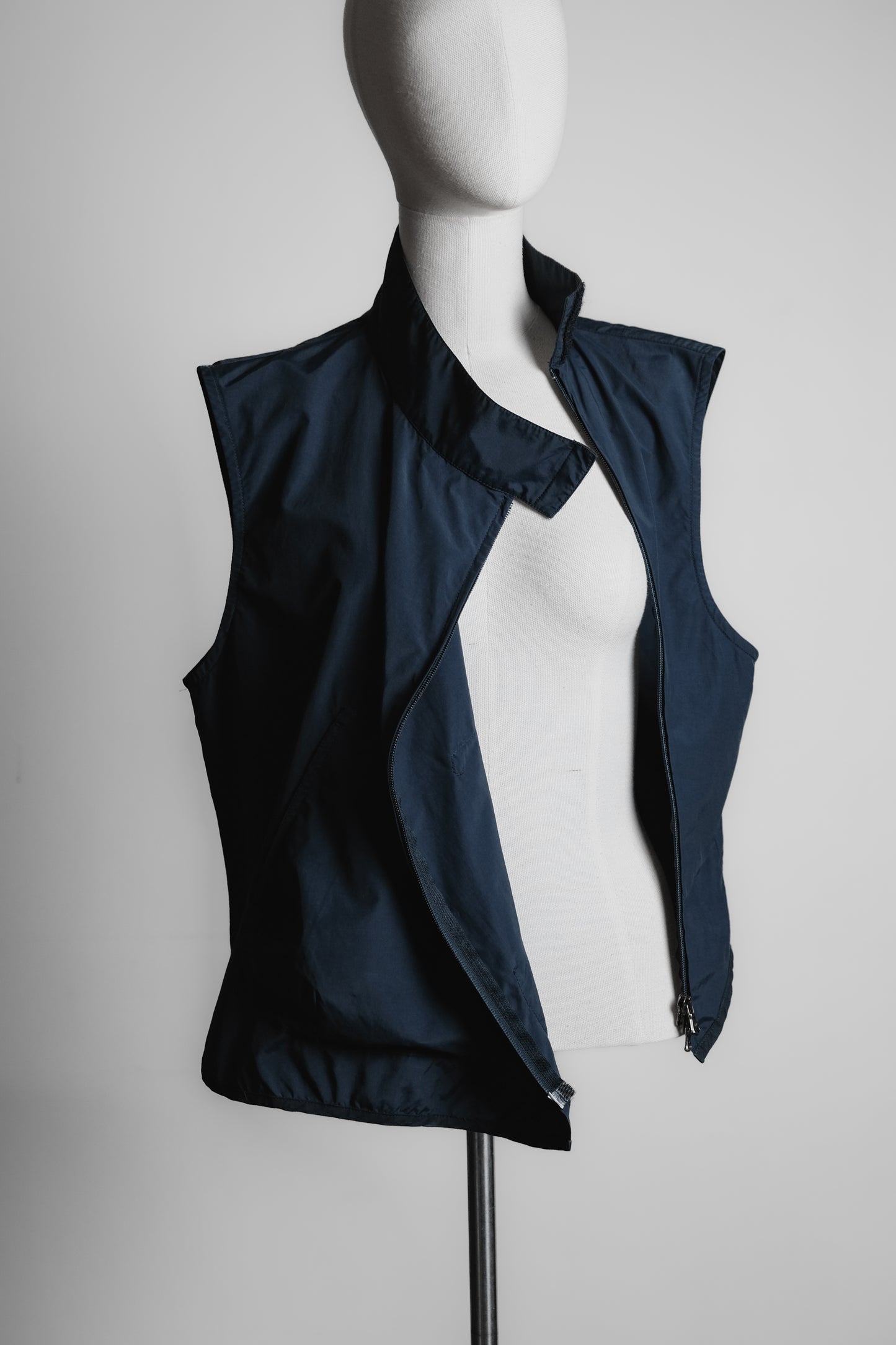 Emporio Armani 1990s - Asymmetrical Lampo-zip Nylon Vest