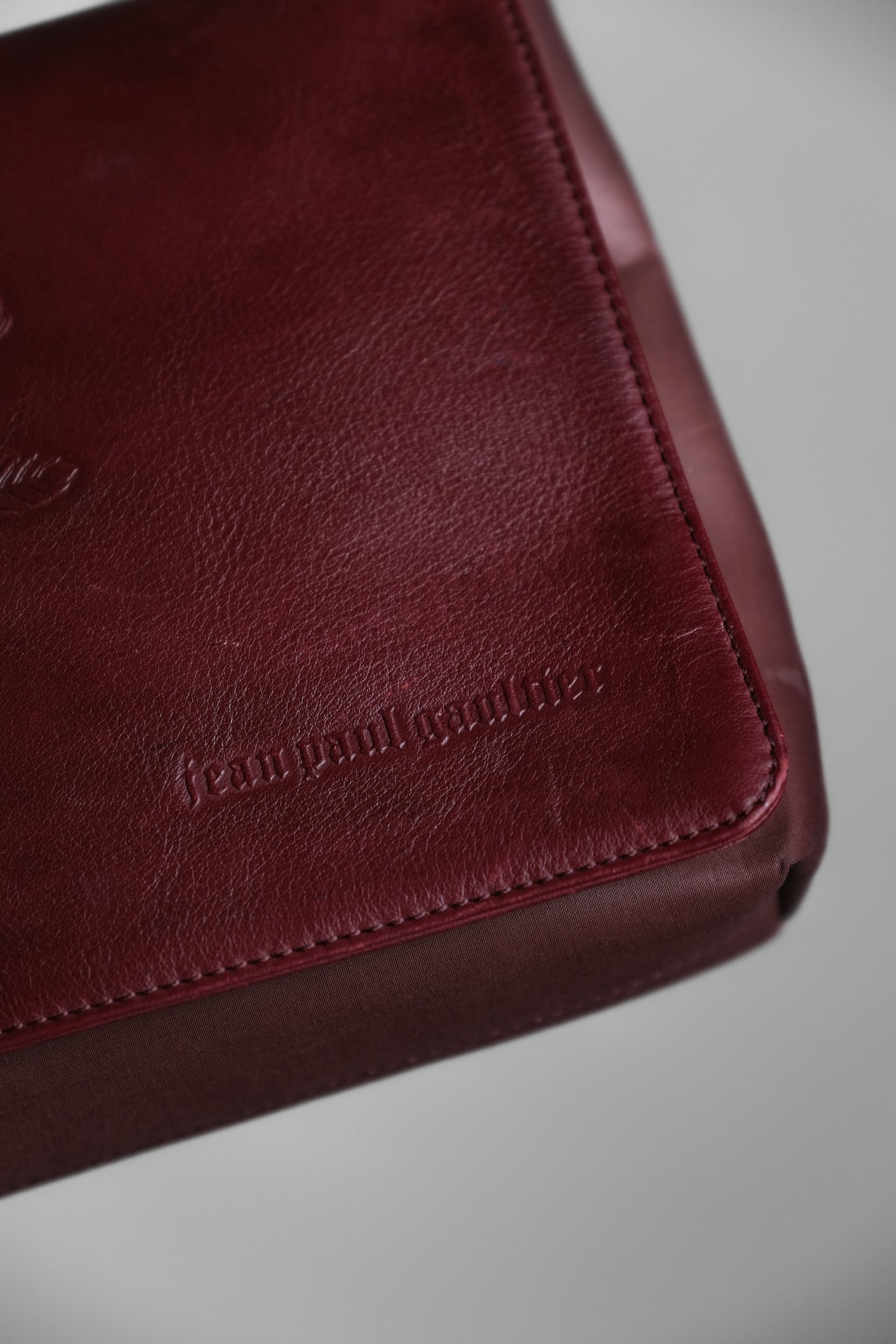 JEAN PAUL GAULTIER 1990s - Rose Embossed Handbag - Burgundy
