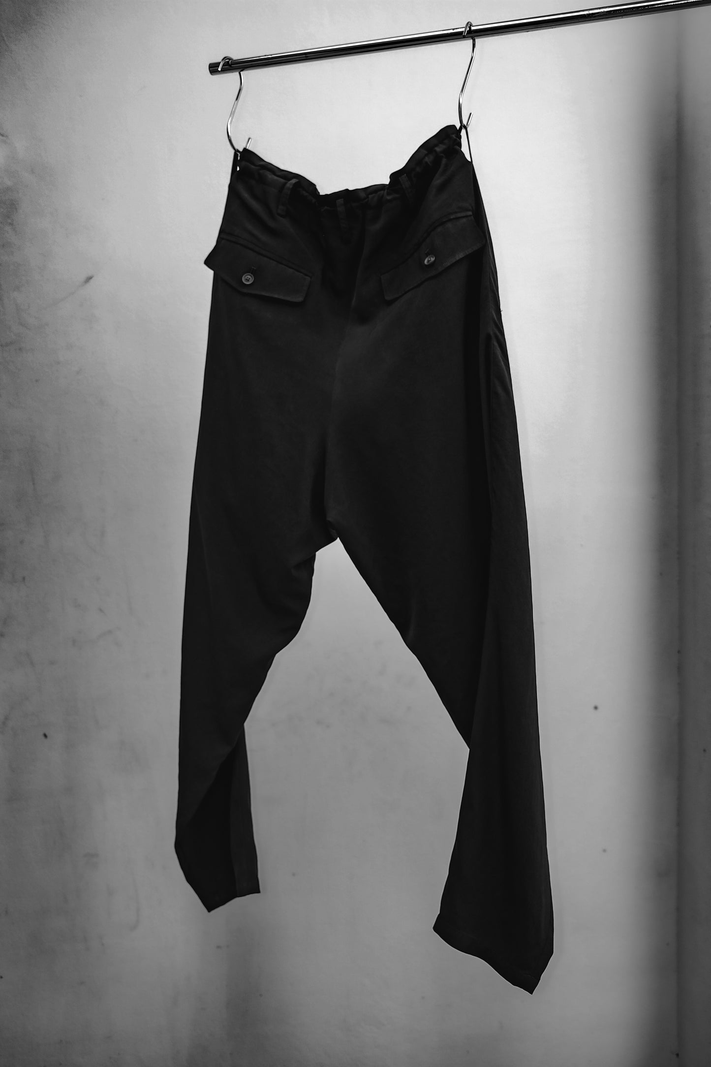Yohji Yamamoto POUR HOMME S/S2024 - Tapered-Leg Cropped Trousers