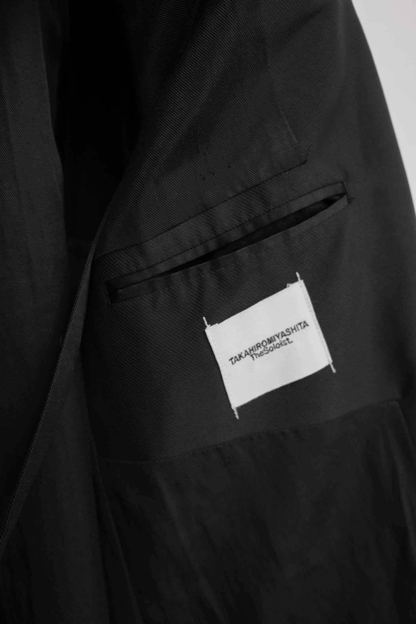 TAKAHIROMIYASHITA TheSoloist. S/S2018 “Femme Fatale Fellow” - Musical Note Embroidered Coat