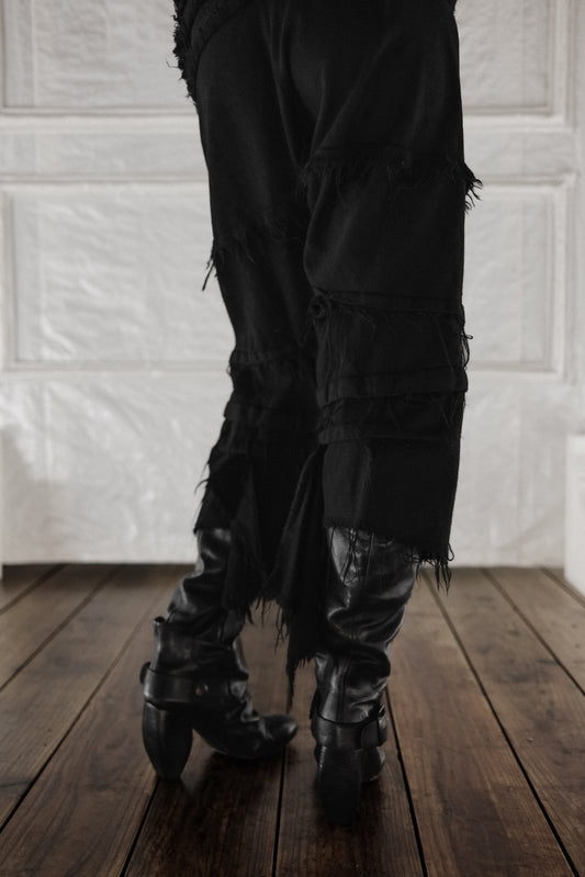 COMME des GARÇONS TAO F/W2008 - Frayed Buckle Cropeed Pants