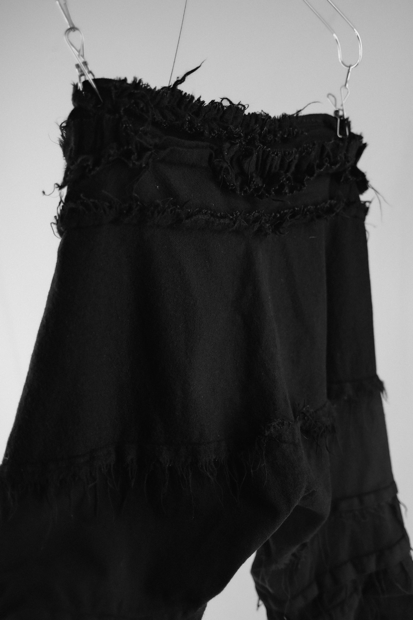 COMME des GARÇONS TAO F/W2008 - Frayed Buckle Cropeed Pants