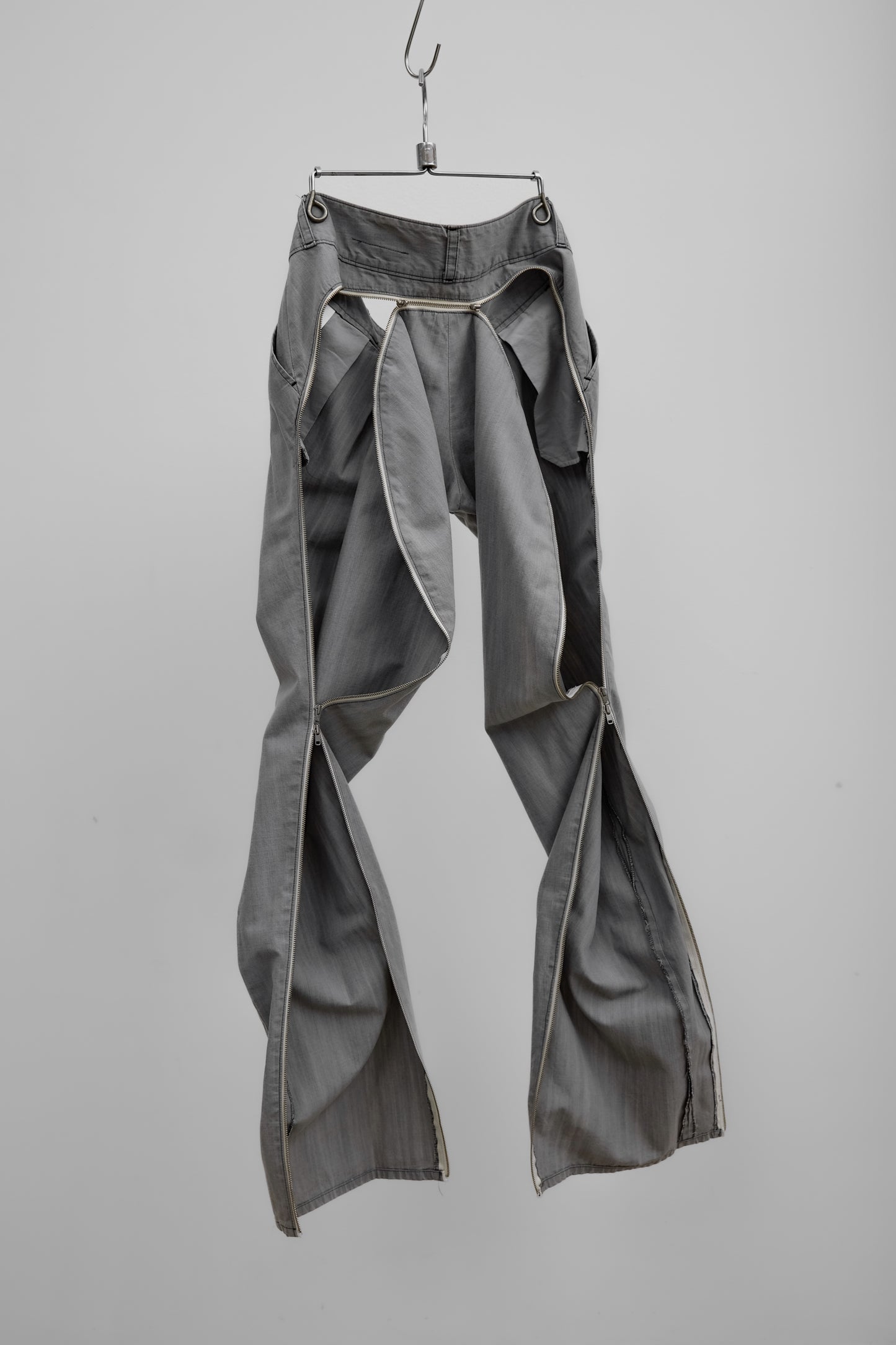 Nozomi Ishiguro S/S2009 Haute Couture - Banana Zip Pants