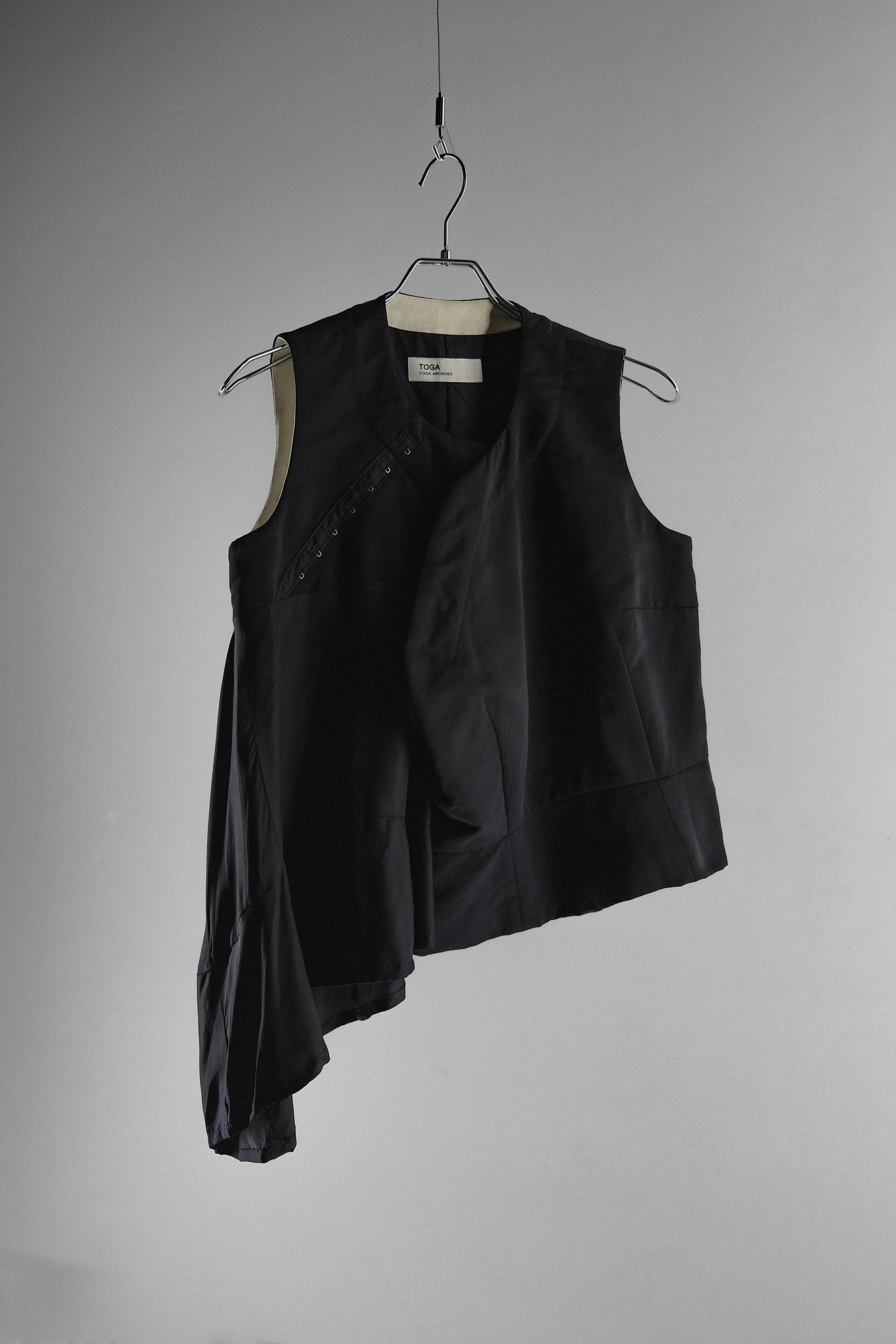 TOGA ARCHIVES F/W2004 - Asymmetric Layered Hook-eyes Vest