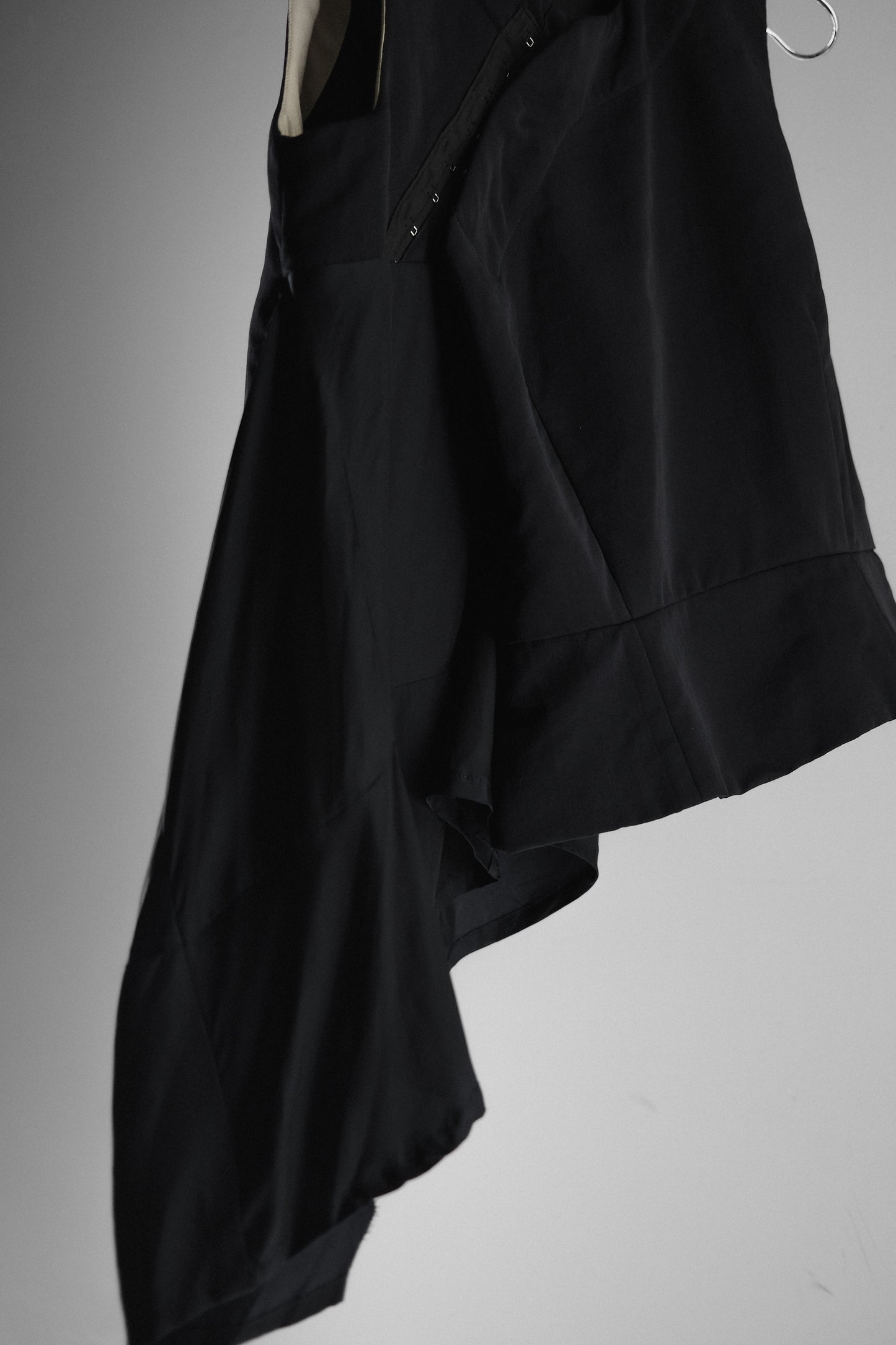 TOGA ARCHIVES F/W2004 - Asymmetric Layered Hook-eyes Vest