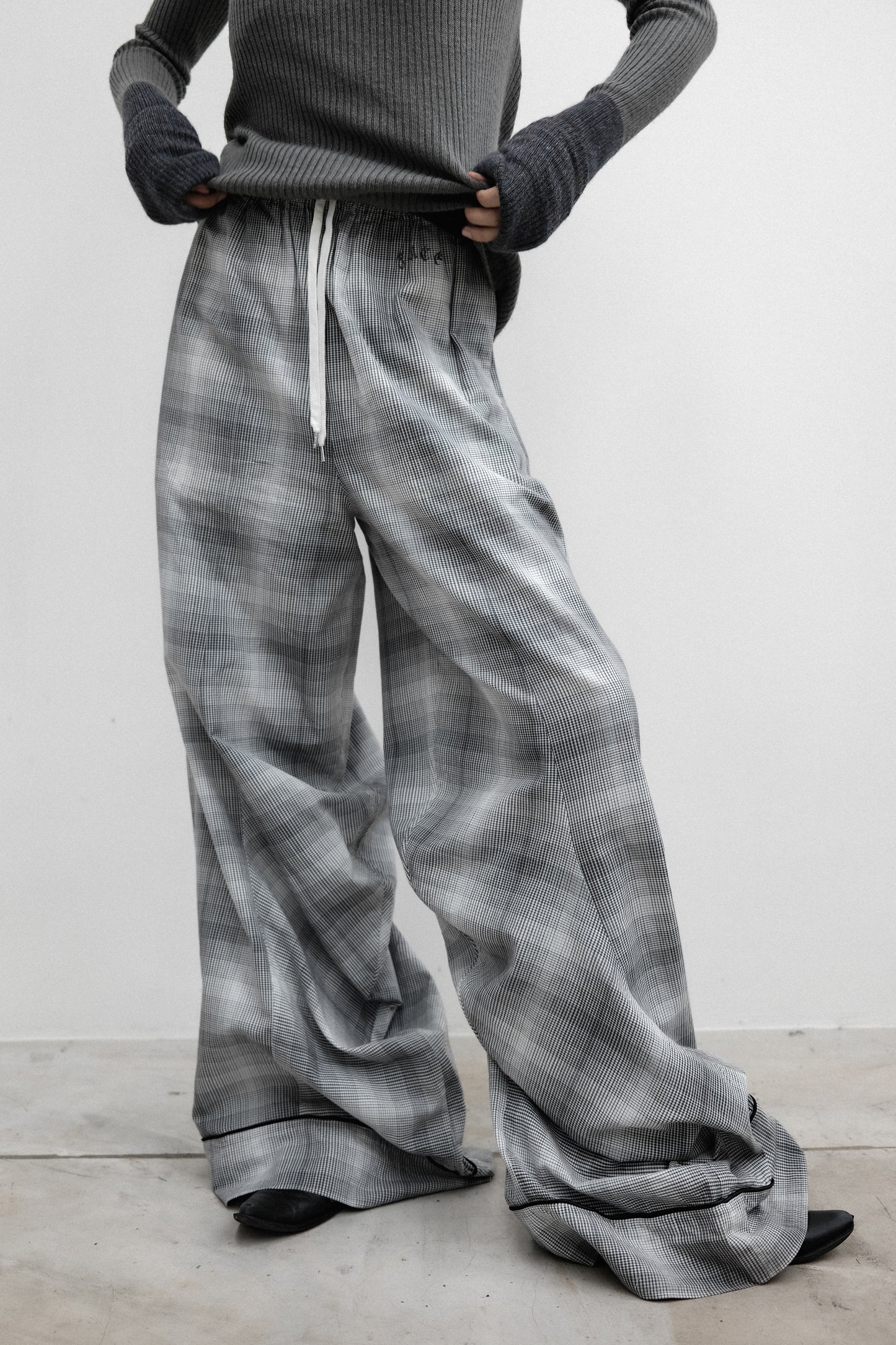Facetasm S/S2018 - Curve Plaid Pajama Pants