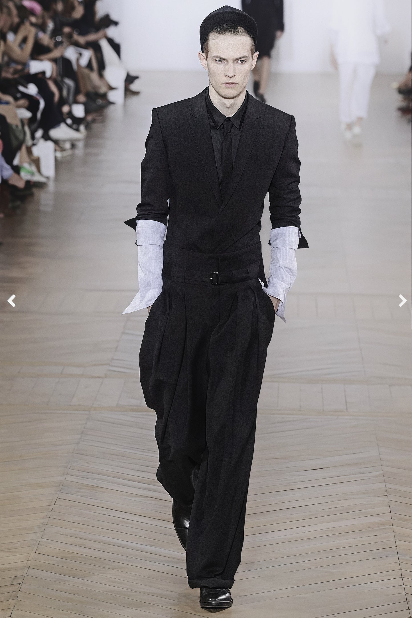 JUUN.J S/S2013 - High-Waist Tuck Pants