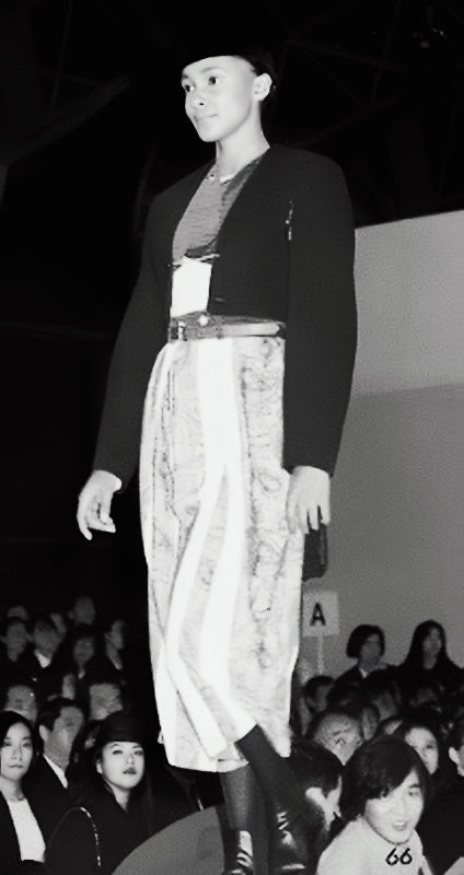 COMME des GARÇONS F/W1988 “Red Is Black” - Chain-Button Wool Bolero Jacket