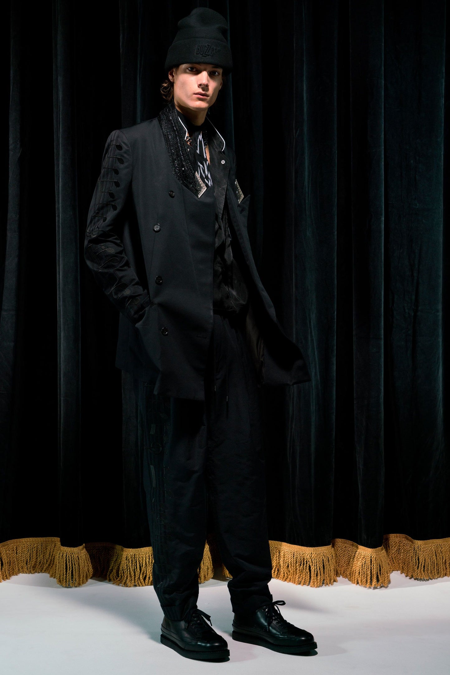 TAKAHIROMIYASHITA TheSoloist. S/S2018 “Femme Fatale Fellow” - Musical Note Embroidered Coat